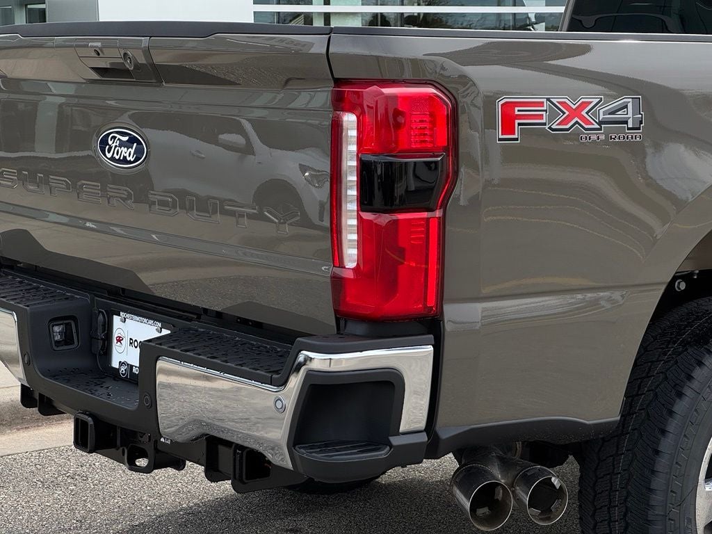 2027 Ford F-350SD Lariat