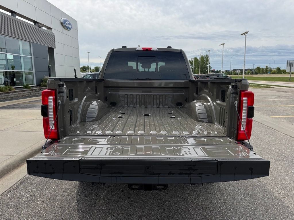 2027 Ford F-350SD Lariat