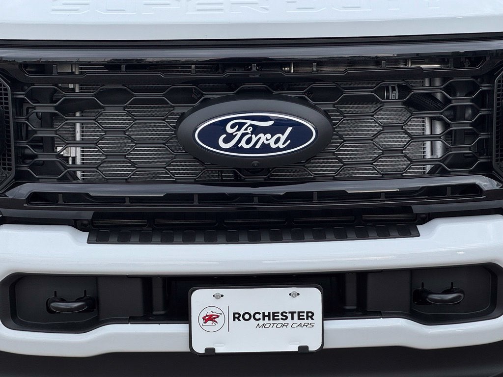 2027 Ford F-350SD XLT