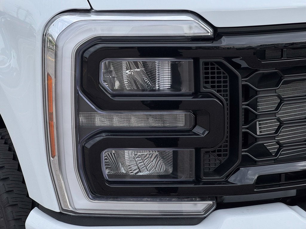 2027 Ford F-350SD XLT