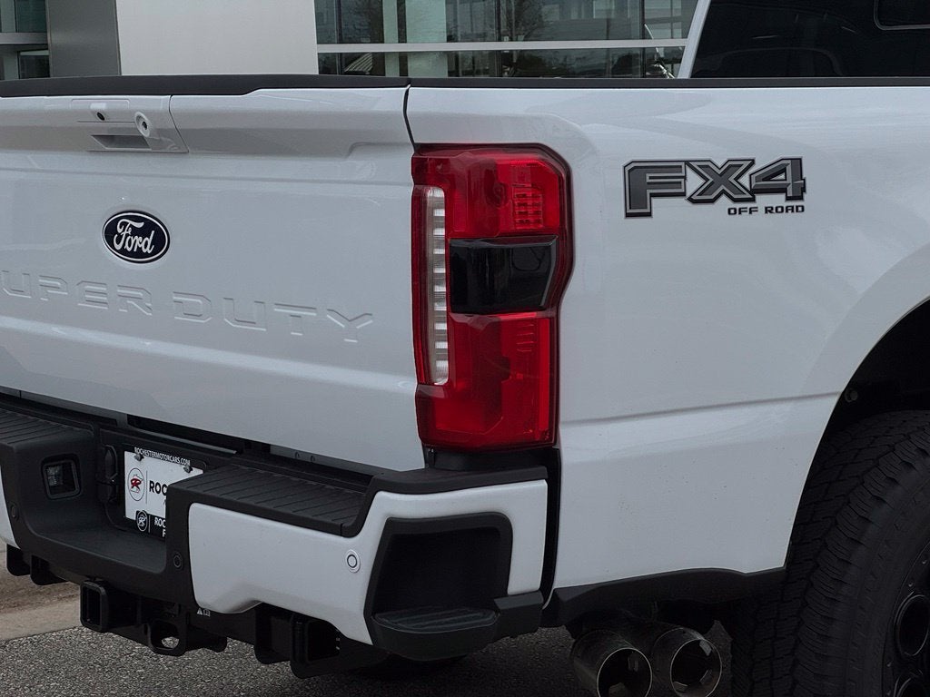 2027 Ford F-350SD XLT