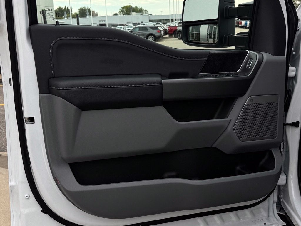 2027 Ford F-350SD XLT
