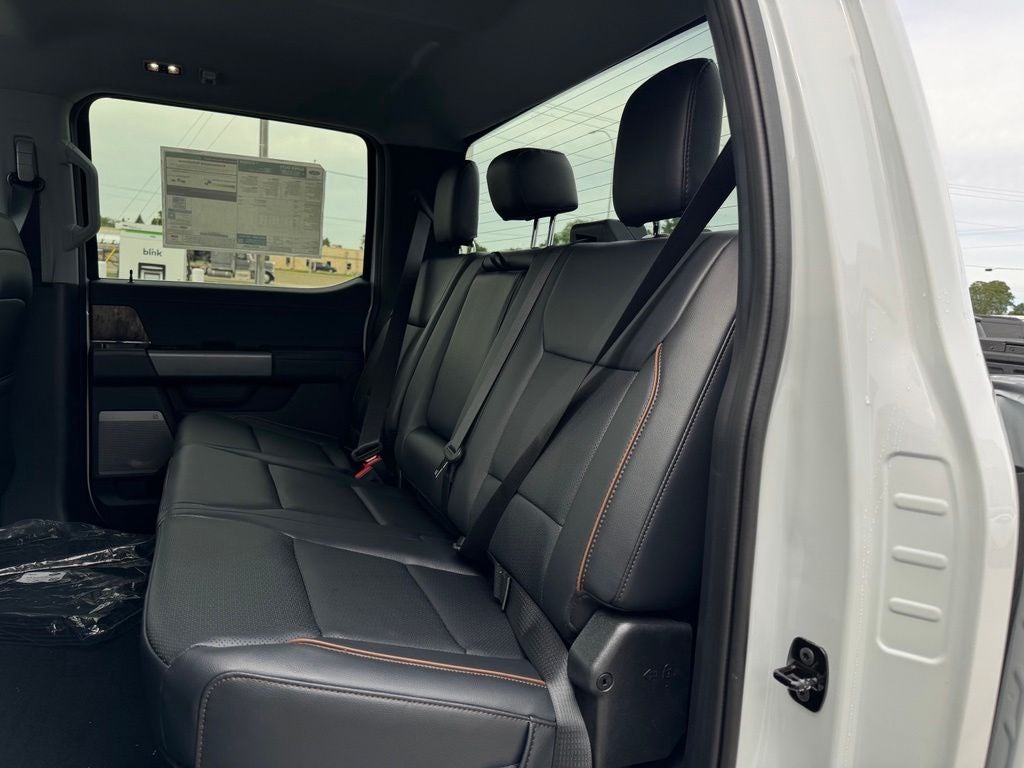 2027 Ford F-350SD Lariat