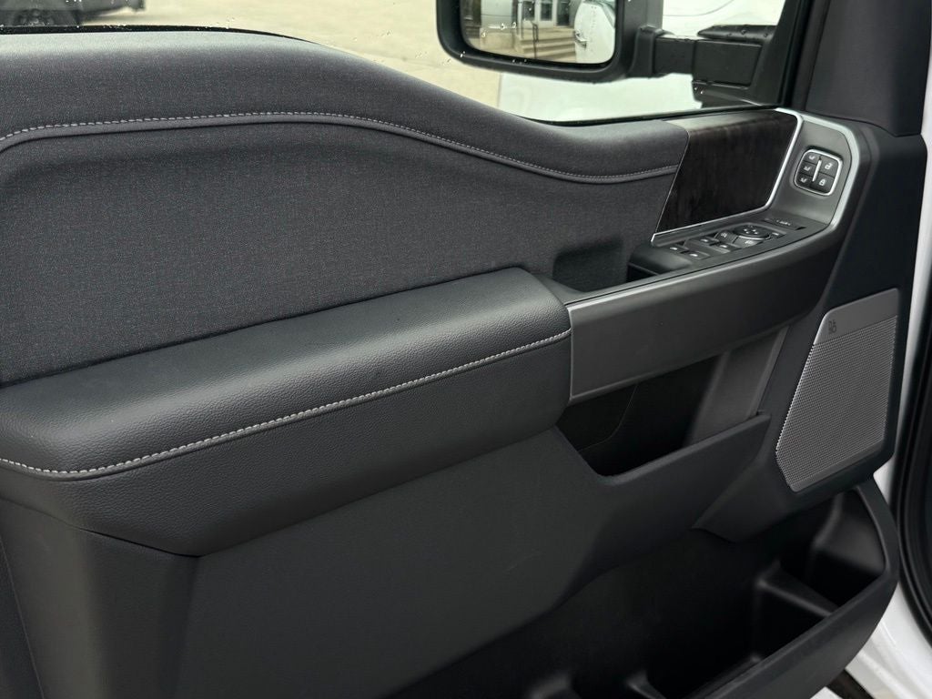 2027 Ford F-350SD Lariat