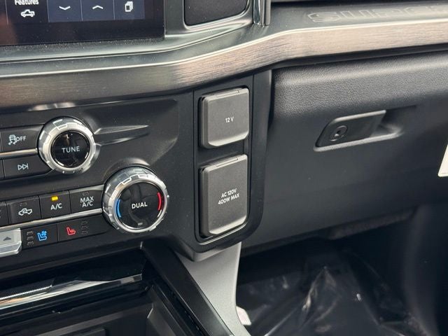 2026 Ford F-350SD Lariat w/FX4 Pkg + Tailgate Step
