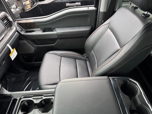 2026 Ford F-350SD Lariat w/FX4 Pkg + Tailgate Step