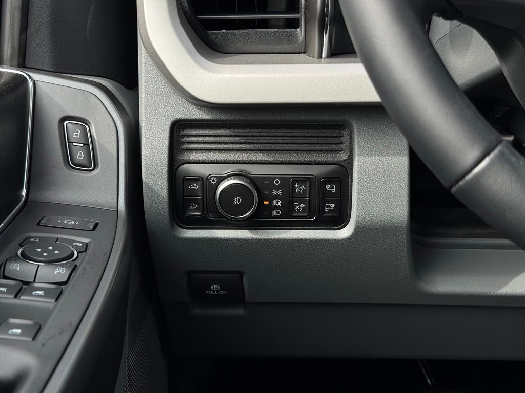 2027 Ford F-350SD XLT w/Carhartt Pkg