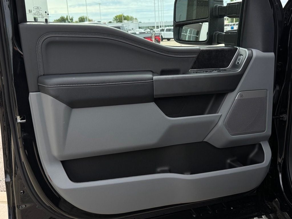 2027 Ford F-350SD XLT w/Carhartt Pkg