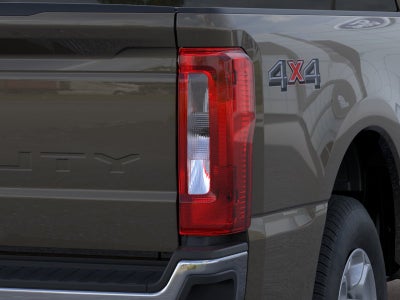 2026 Ford F-350SD XLT w/5th Wheel Prep + Tailgate Step