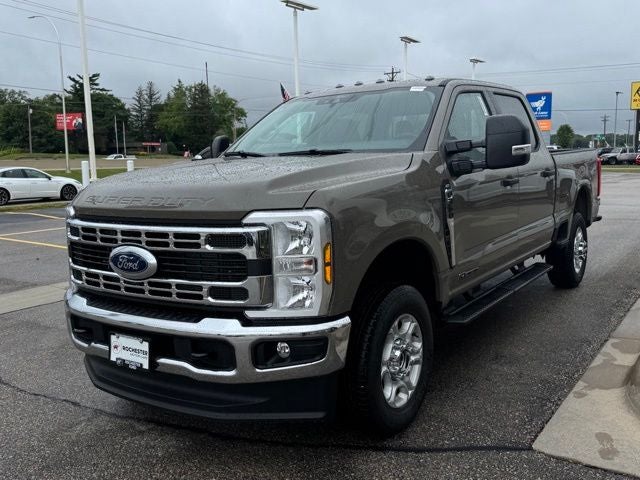 2026 Ford F-350SD XLT w/5th Wheel Prep + Tailgate Step