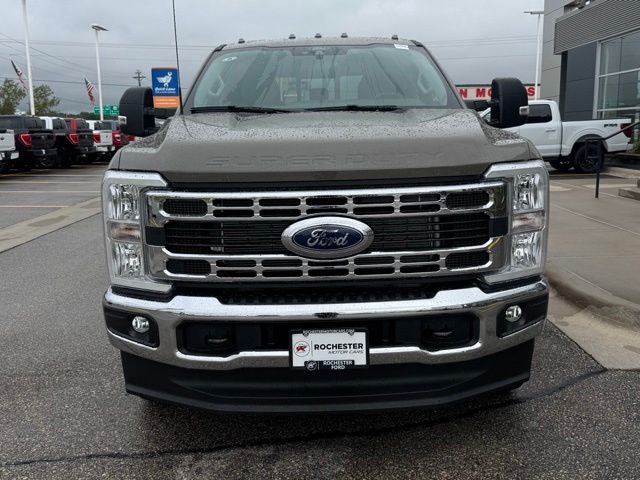 2026 Ford F-350SD XLT w/5th Wheel Prep + Tailgate Step