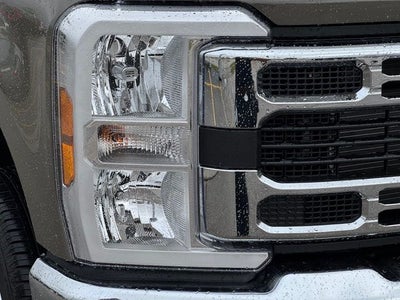 2026 Ford F-350SD XLT w/5th Wheel Prep + Tailgate Step