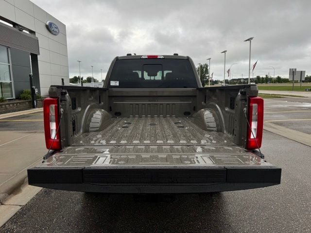 2026 Ford F-350SD XLT w/5th Wheel Prep + Tailgate Step