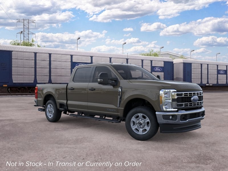 2026 Ford F-350SD XLT w/5th Wheel Prep + Tailgate Step