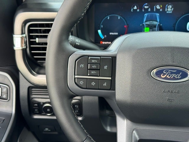 2026 Ford F-350SD Lariat w/FX4 Pkg + Tailgate Step