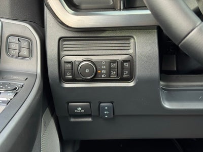 2026 Ford F-350SD Lariat w/FX4 Pkg + Tailgate Step