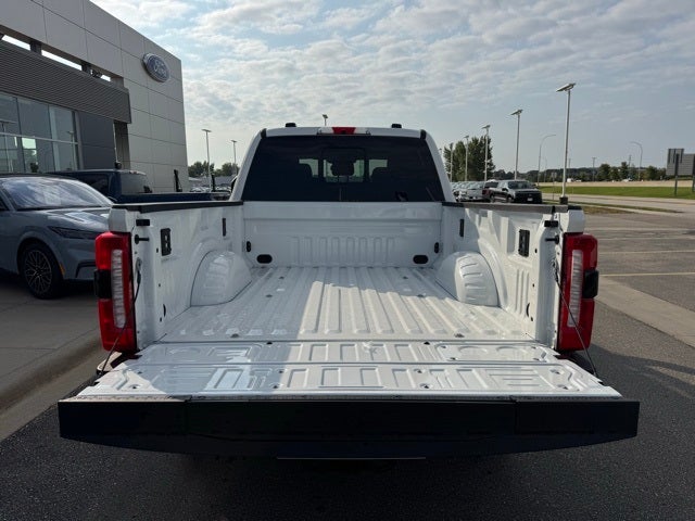 2026 Ford F-350SD Lariat w/FX4 Pkg + Tailgate Step