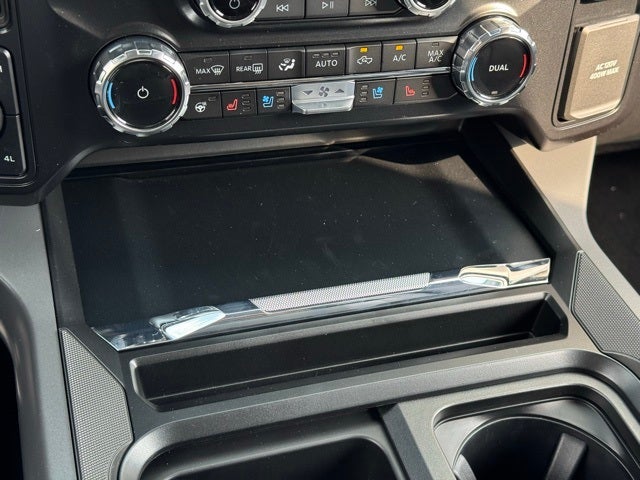 2026 Ford F-350SD Lariat w/FX4 Pkg + Tailgate Step