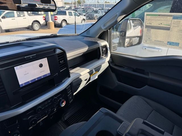 2026 Ford F-350SD XL w/Tailgate Step + 5th Wheel Prep