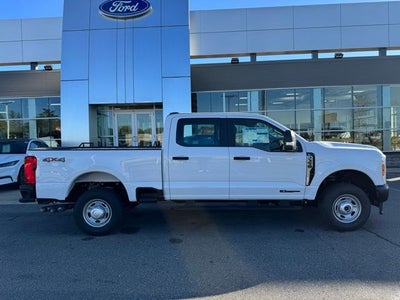 2026 Ford F-350SD XL w/Tailgate Step + 5th Wheel Prep
