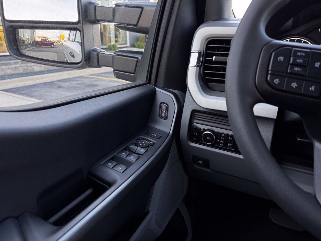 2027 Ford F-350SD XLT