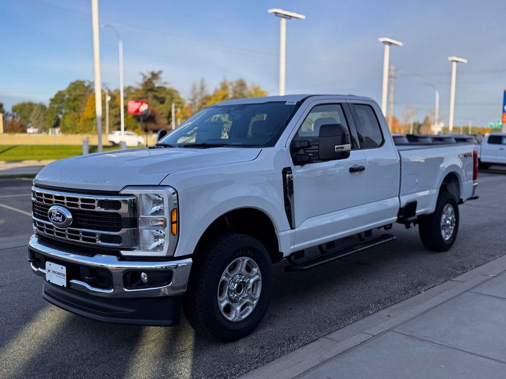 2027 Ford F-350SD XLT