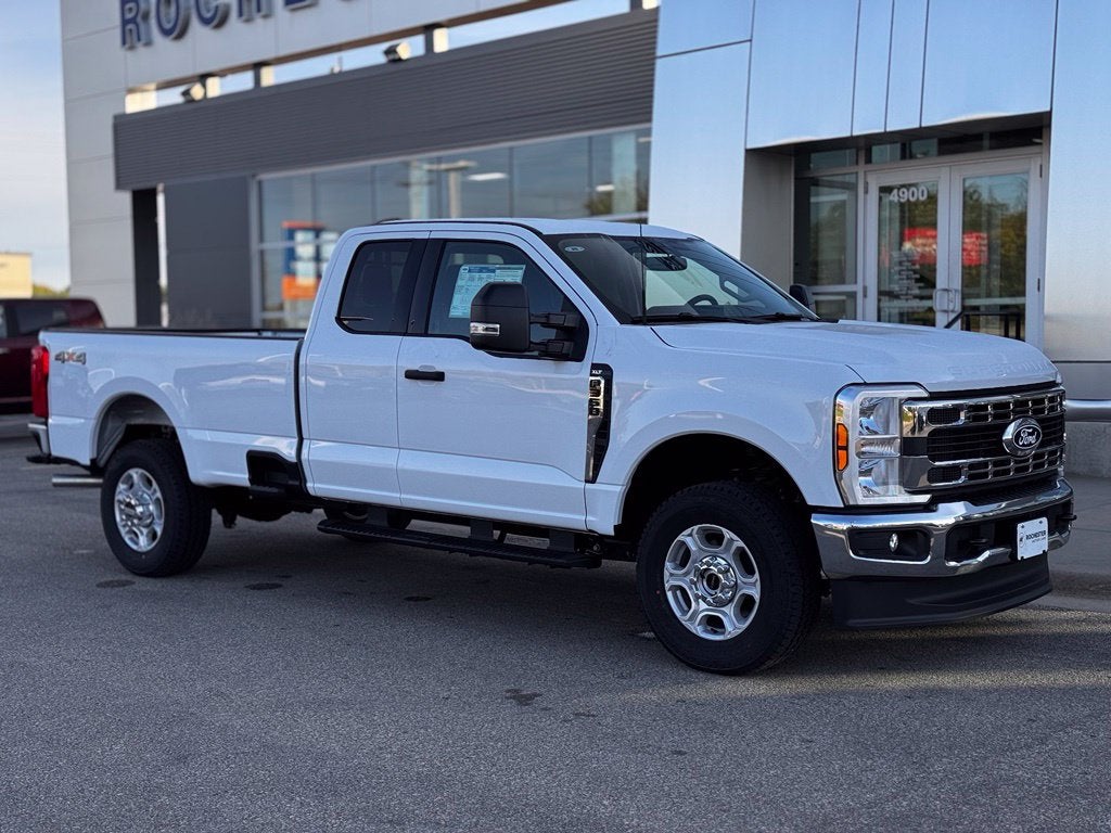 2027 Ford F-350SD XLT