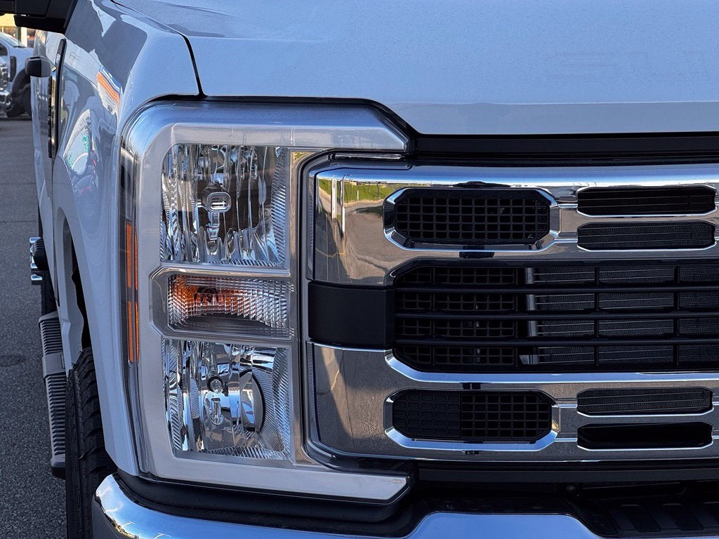 2027 Ford F-350SD XLT