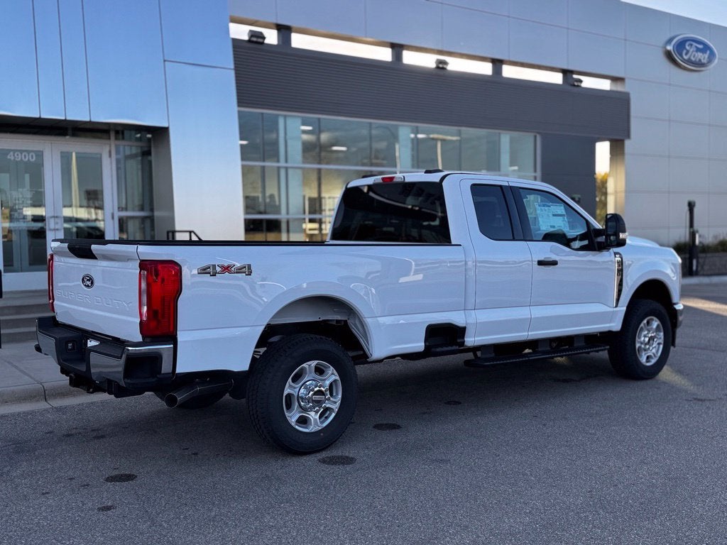 2027 Ford F-350SD XLT