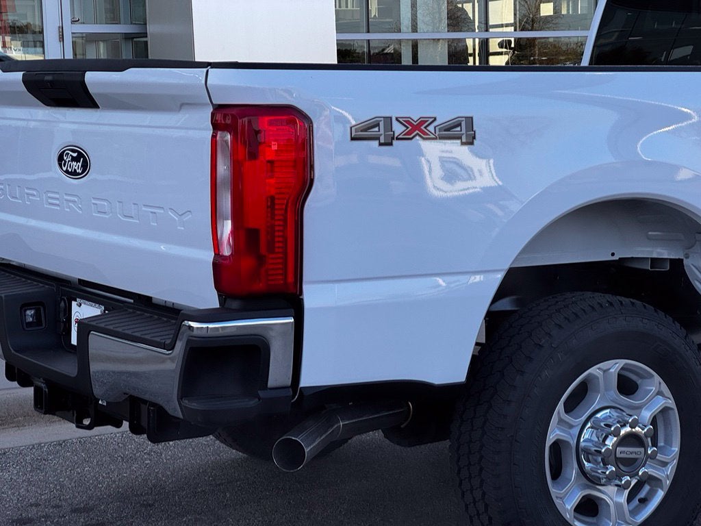 2027 Ford F-350SD XLT