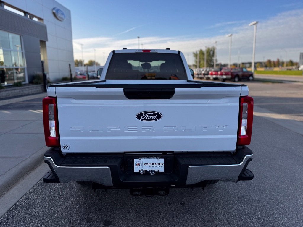 2027 Ford F-350SD XLT