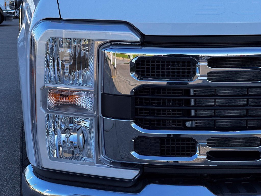 2027 Ford F-350SD XLT