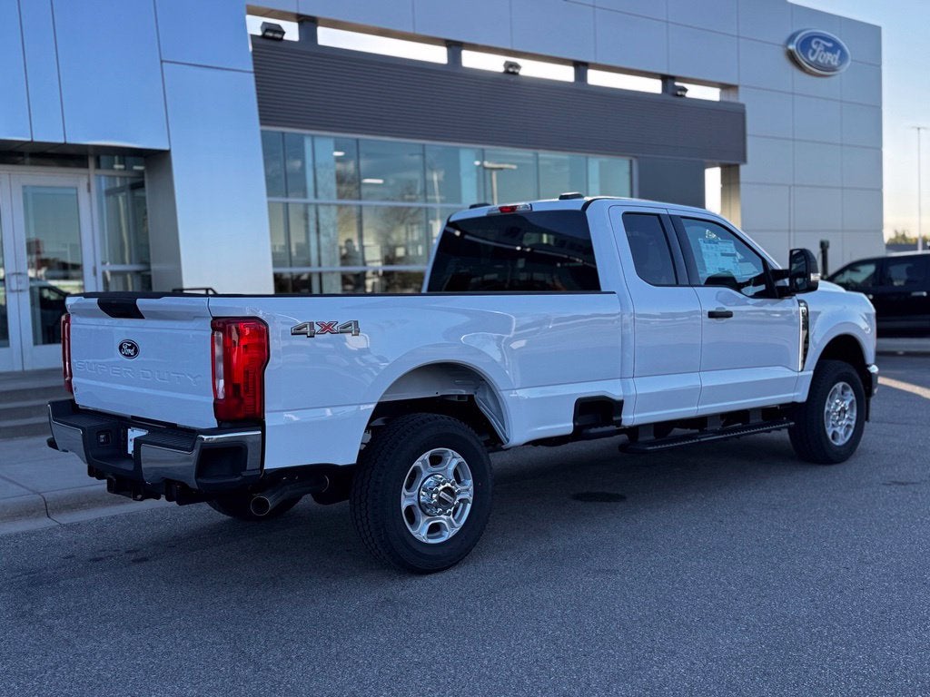 2027 Ford F-350SD XLT