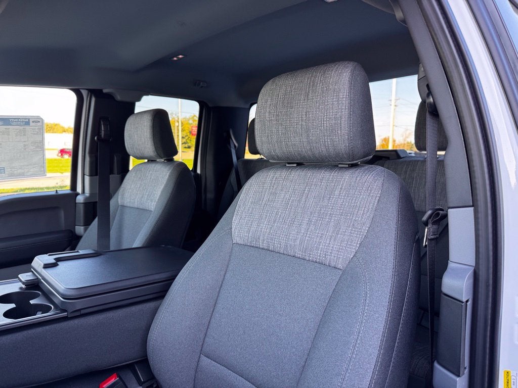 2027 Ford F-350SD XLT