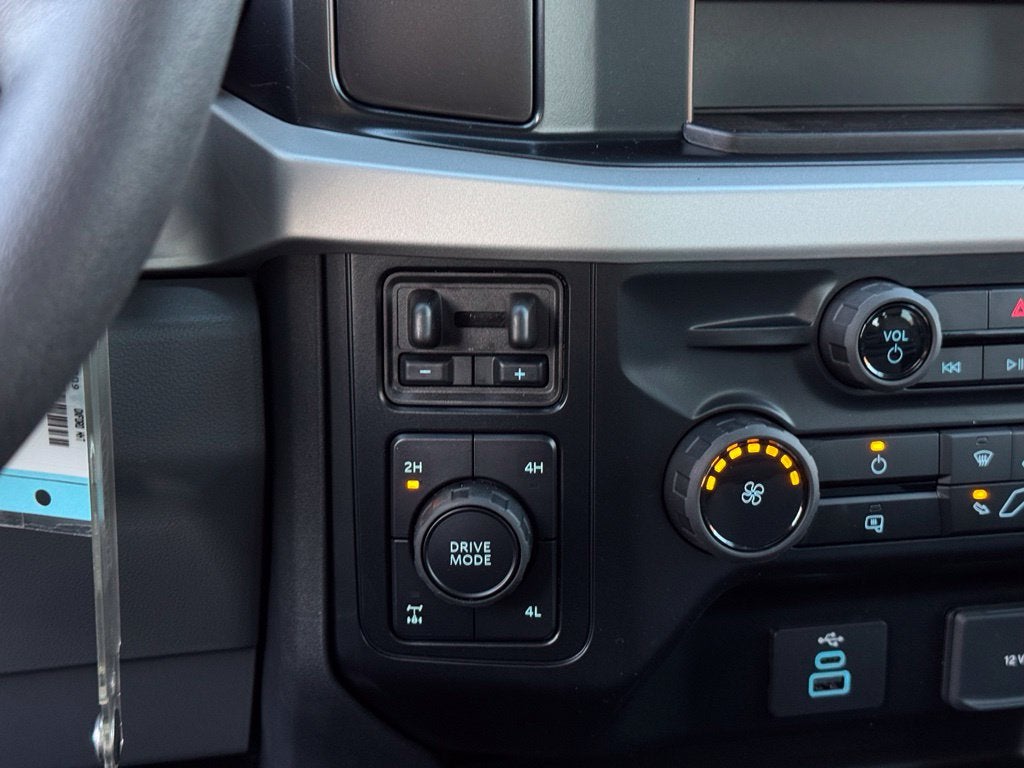 2027 Ford F-350SD XLT