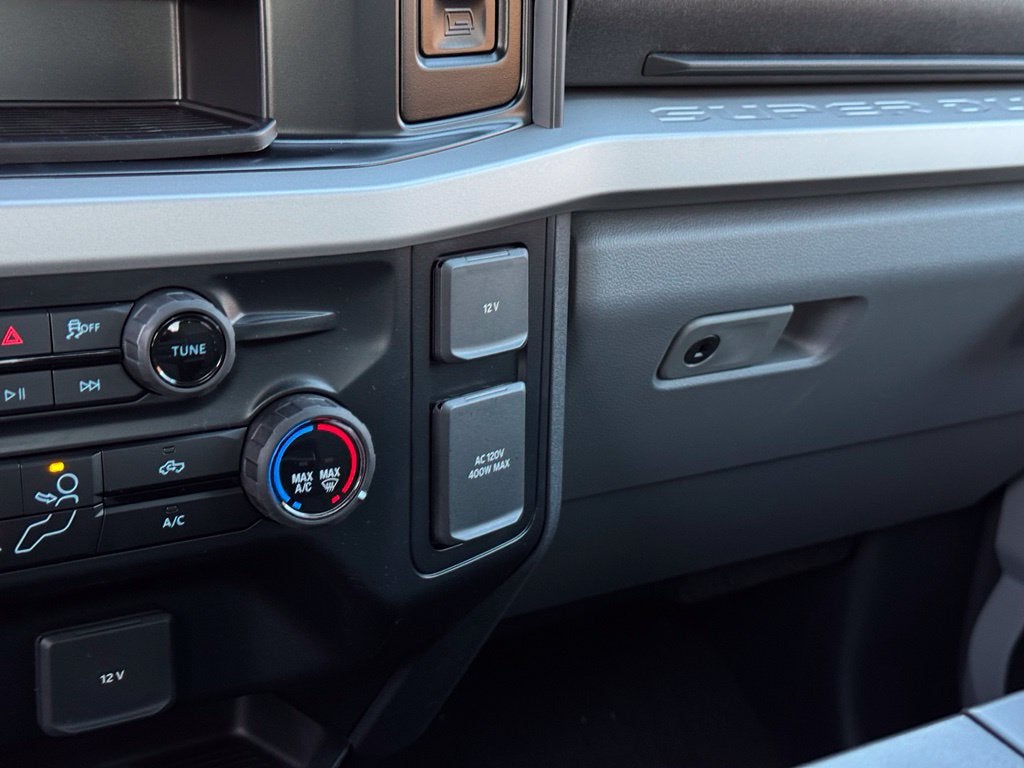 2027 Ford F-350SD XLT