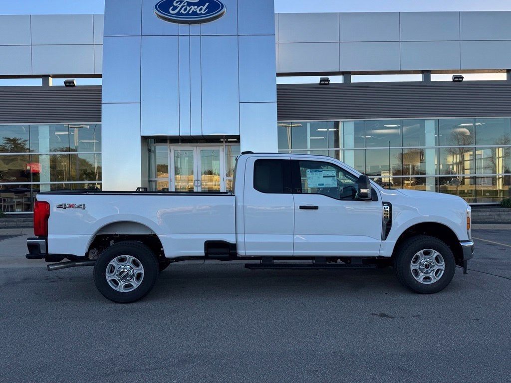 2027 Ford F-350SD XLT