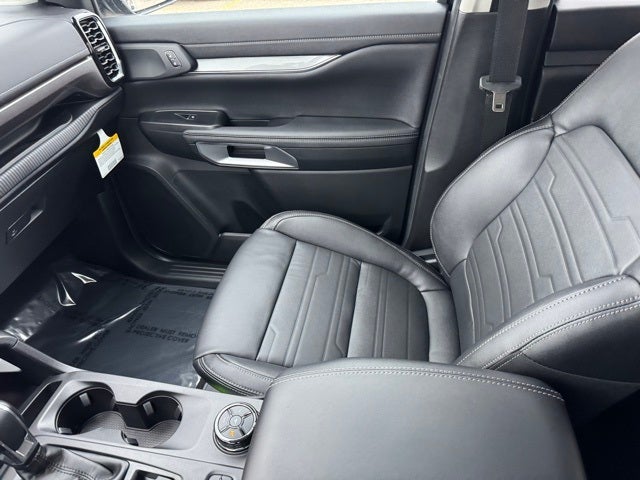 2025 Ford Ranger Lariat w/Chrome Pkg + Advanced Tow Pkg