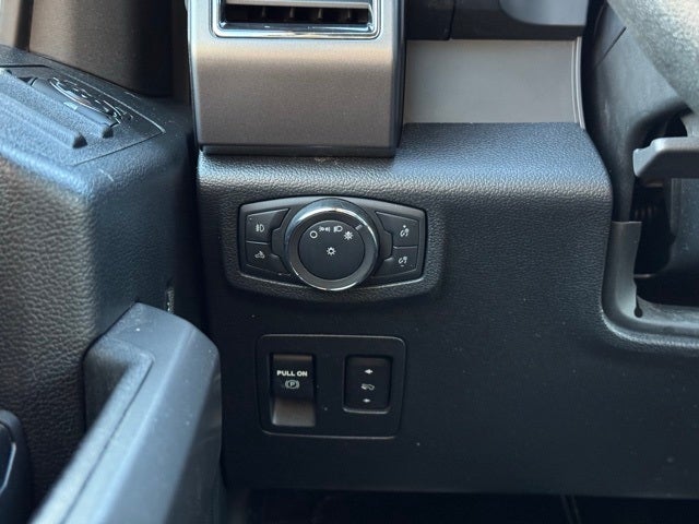 2019 Ford F-150 XLT w/ Navigation + Max Tow Package