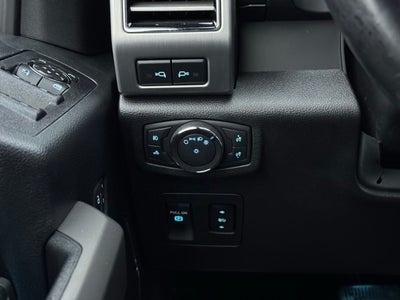 2019 Ford F-150 Platinum w/ Twin Panel Moonroof + Massaging Seats