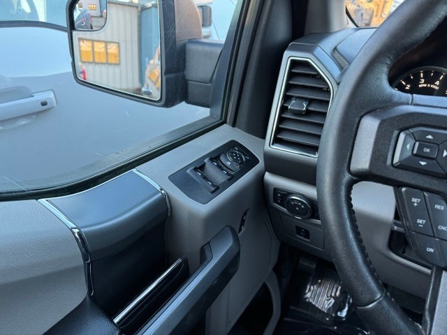 2017 Ford F-150 XLT w/ Navigation + Trailer Tow Package