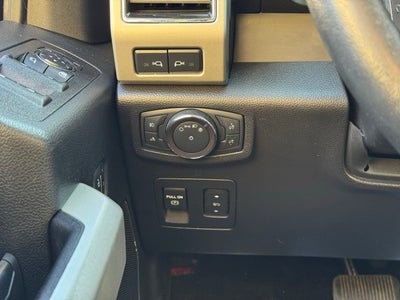 2019 Ford F-150 Lariat w/ Heated Steering Wheel + Tow Package