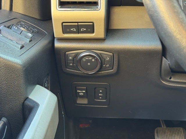 2019 Ford F-150 Lariat w/ Heated Steering Wheel + Tow Package