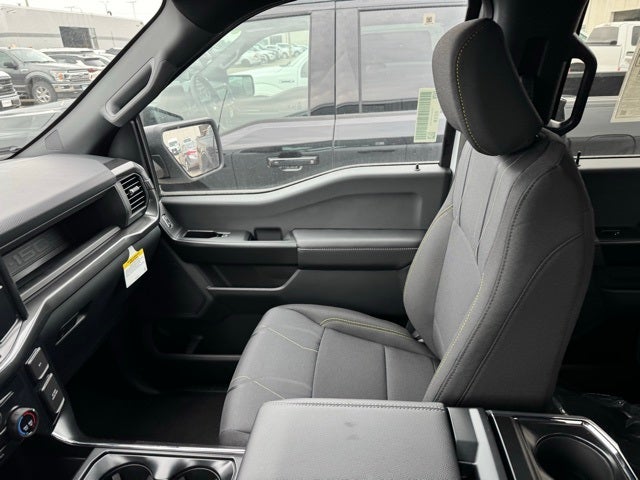 2025 Ford F-150 STX w/20" Gloss Black Wheels