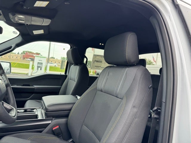 2025 Ford F-150 STX w/20" Gloss Black Wheels