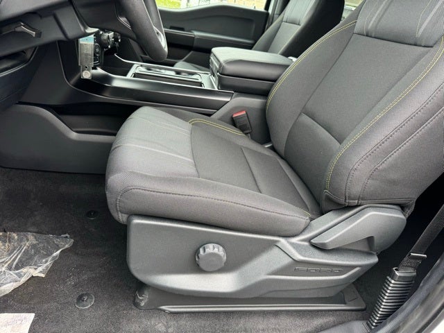 2025 Ford F-150 STX w/20" Gloss Black Wheels