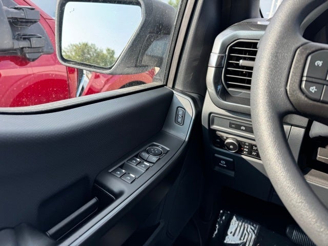 2025 Ford F-150 STX w/Black App Pkg