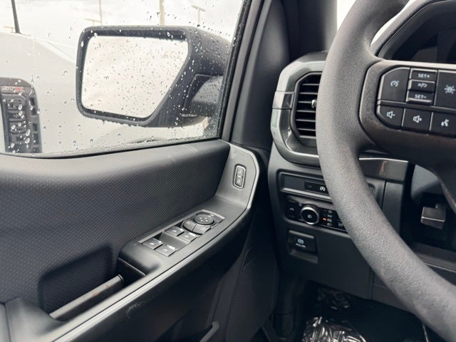 2025 Ford F-150 STX w/20" Gloss Black Wheels