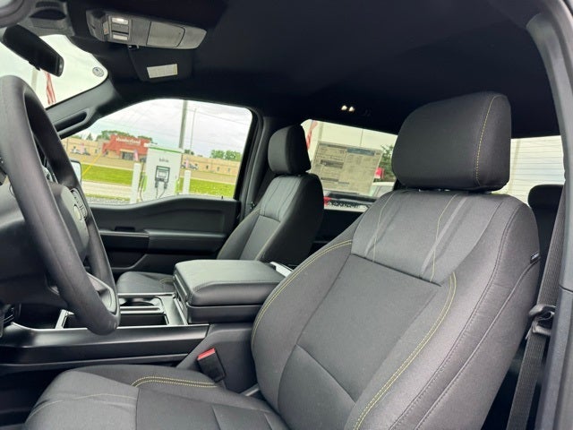 2025 Ford F-150 STX w/20" Gloss Black Wheels