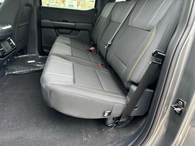 2025 Ford F-150 STX w/20" Gloss Black Wheels